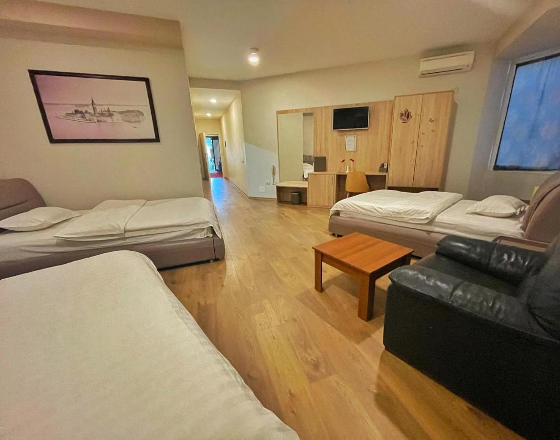 Park Hotel Tirana Yzberish Luaran gambar