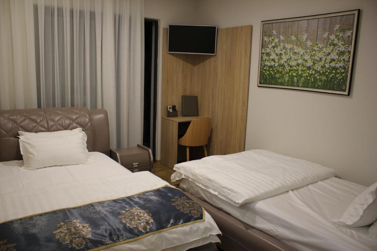 Park Hotel Tirana Yzberish Luaran gambar