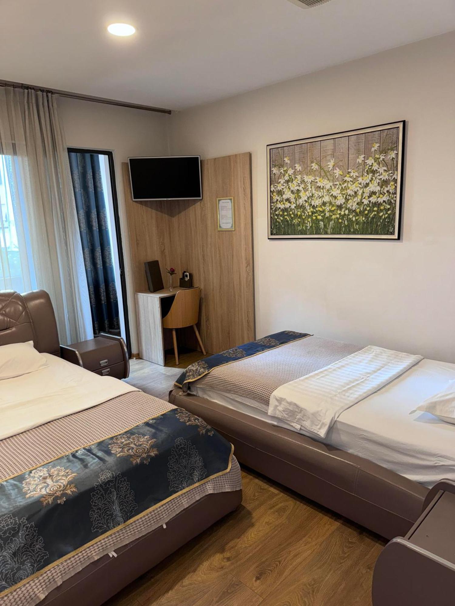 Park Hotel Tirana Yzberish Luaran gambar