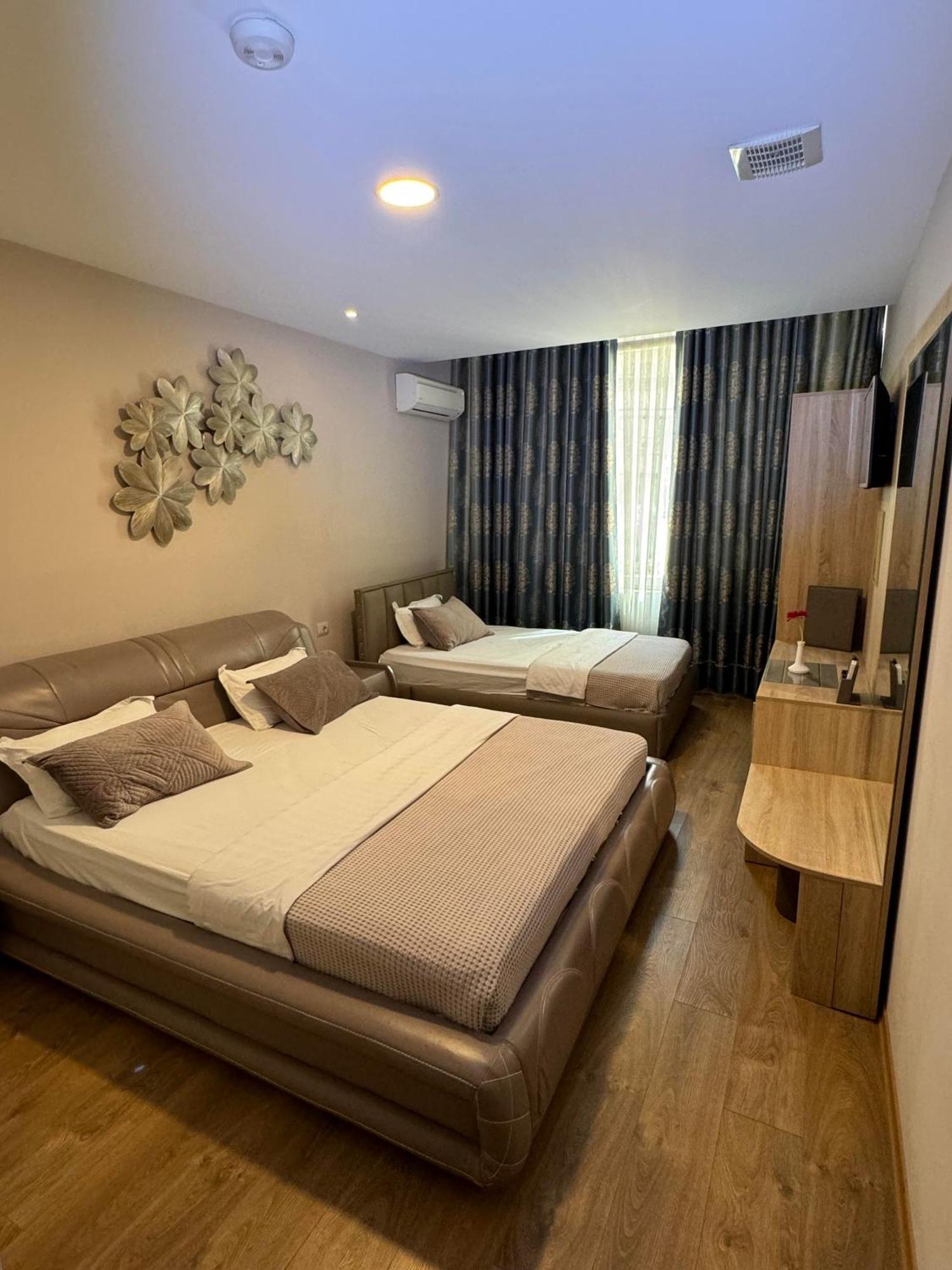 Park Hotel Tirana Yzberish Luaran gambar