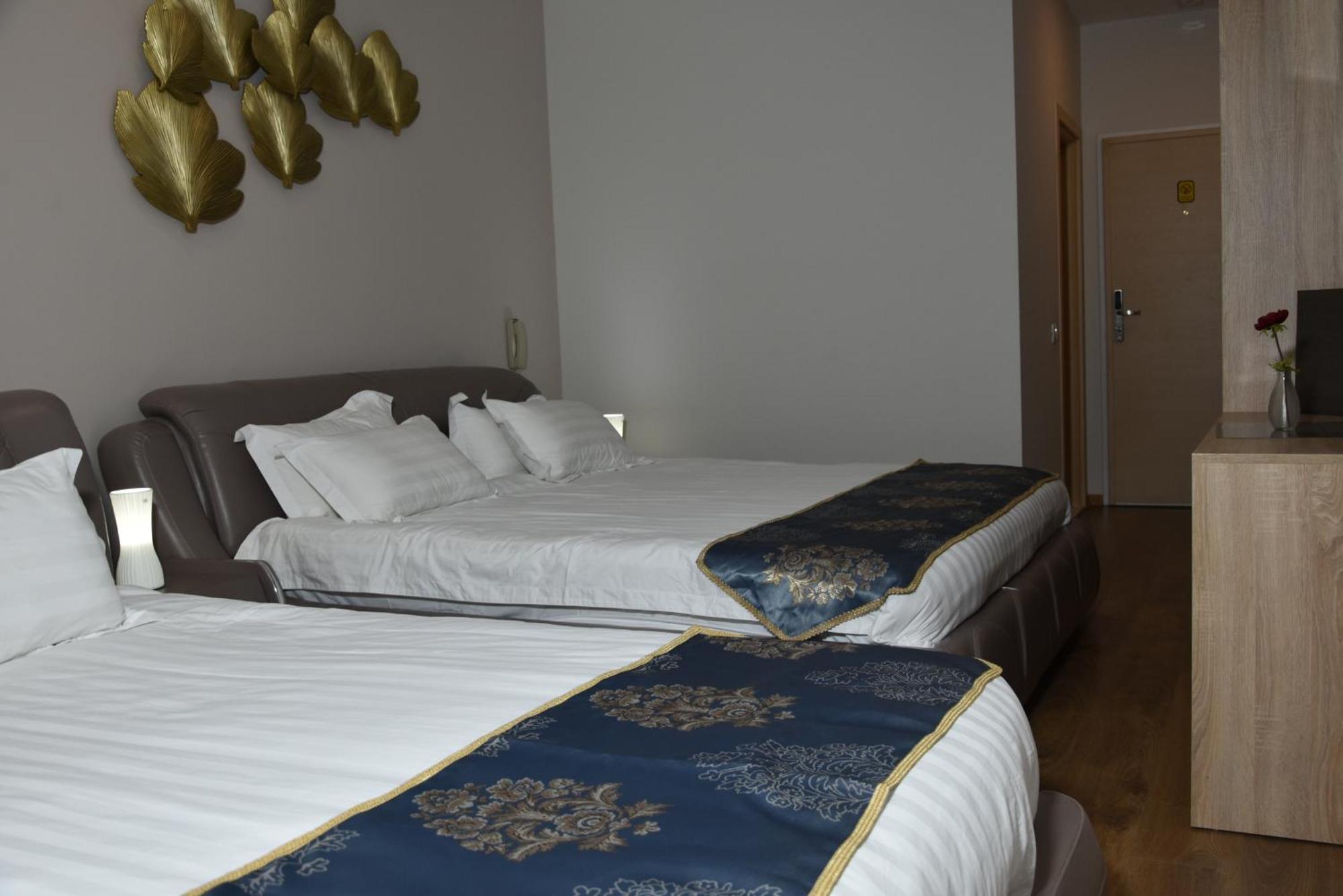 Park Hotel Tirana Yzberish Luaran gambar