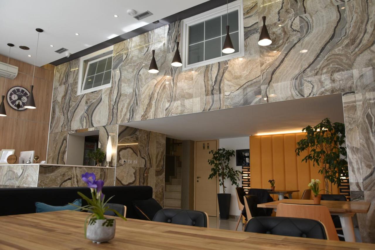 Park Hotel Tirana Yzberish Luaran gambar